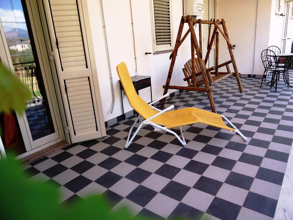 Ciuscia Bed & Breakfast Calatabiano Bagian luar foto