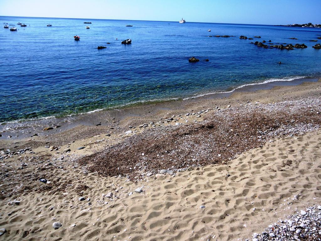 Ciuscia Bed & Breakfast Calatabiano Bagian luar foto
