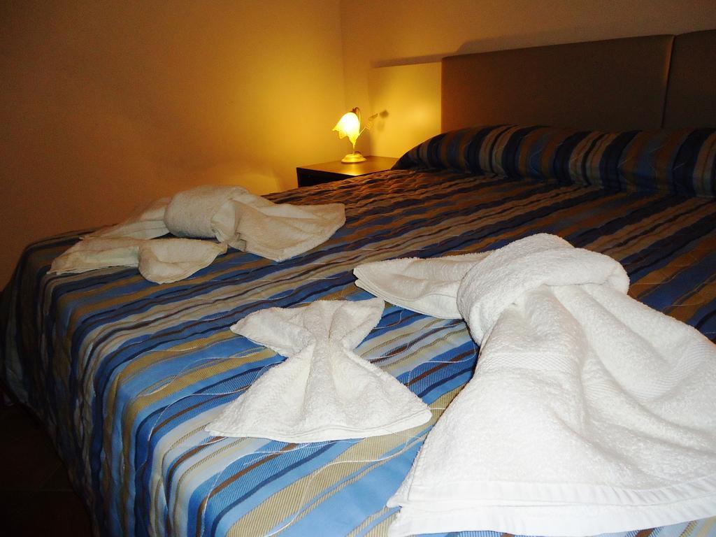Ciuscia Bed & Breakfast Calatabiano Ruang foto