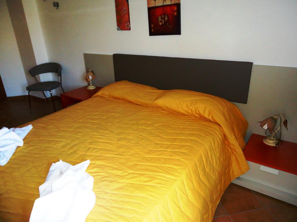 Ciuscia Bed & Breakfast Calatabiano Bagian luar foto
